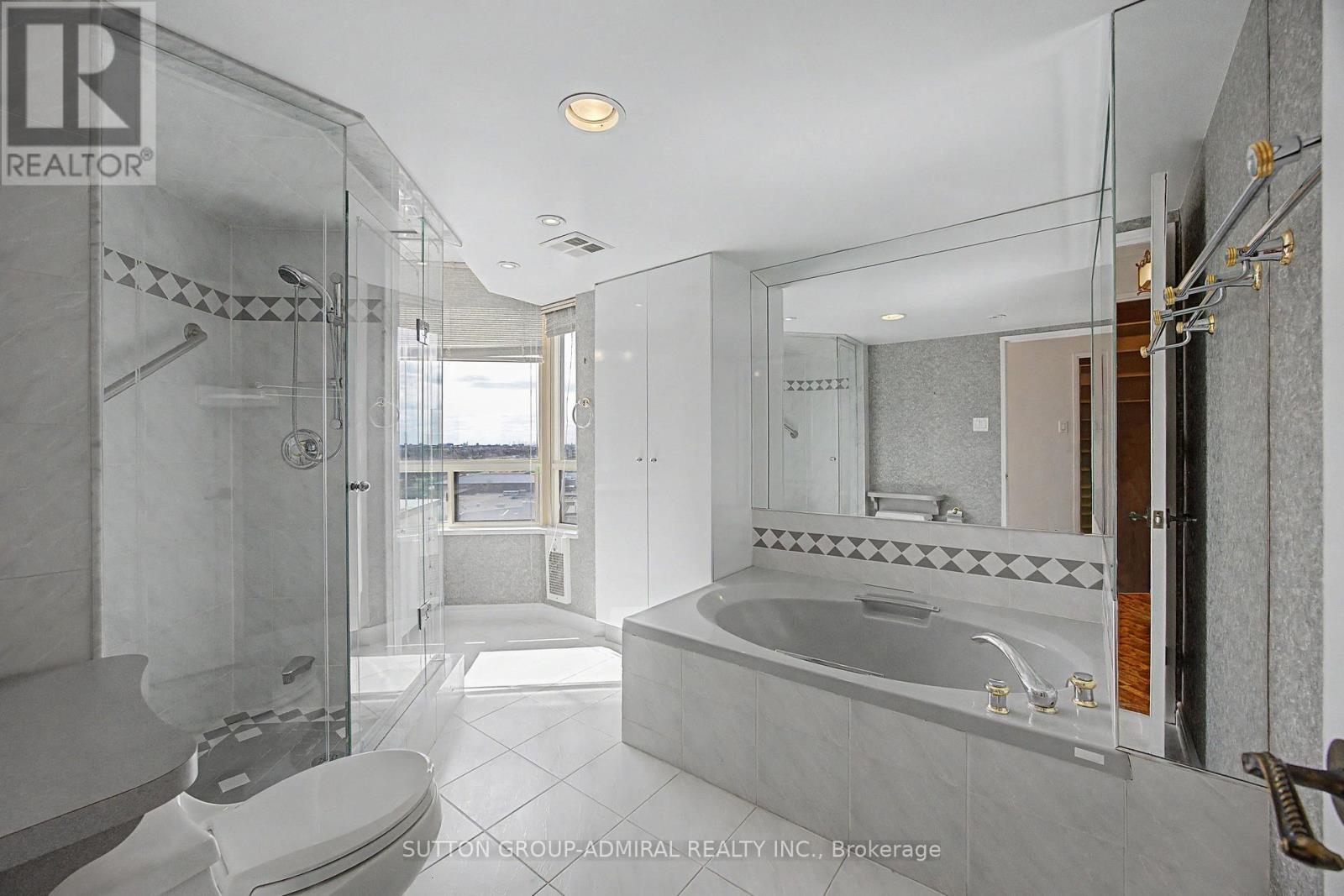 1402 - 343 Clark Avenue W, Vaughan, Ontario  L4J 7K5 - Photo 12 - N13078922