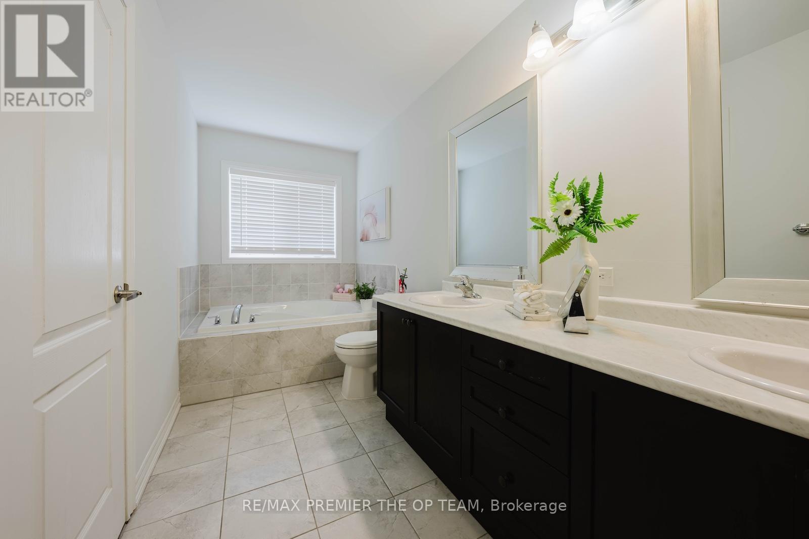 49 Walter Procter Road, East Gwillimbury, Ontario  L9N 0P1 - Photo 24 - N13078938
