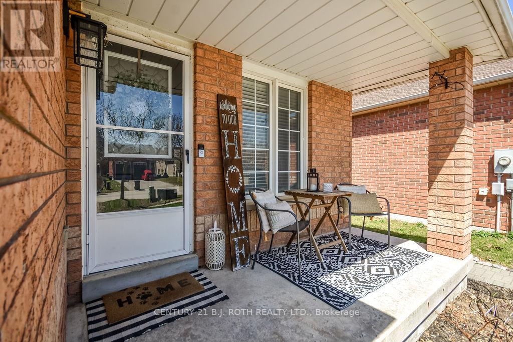14 Trask Drive, Barrie (Ardagh), Ontario  L4N 5R4 - Photo 3 - S13078846