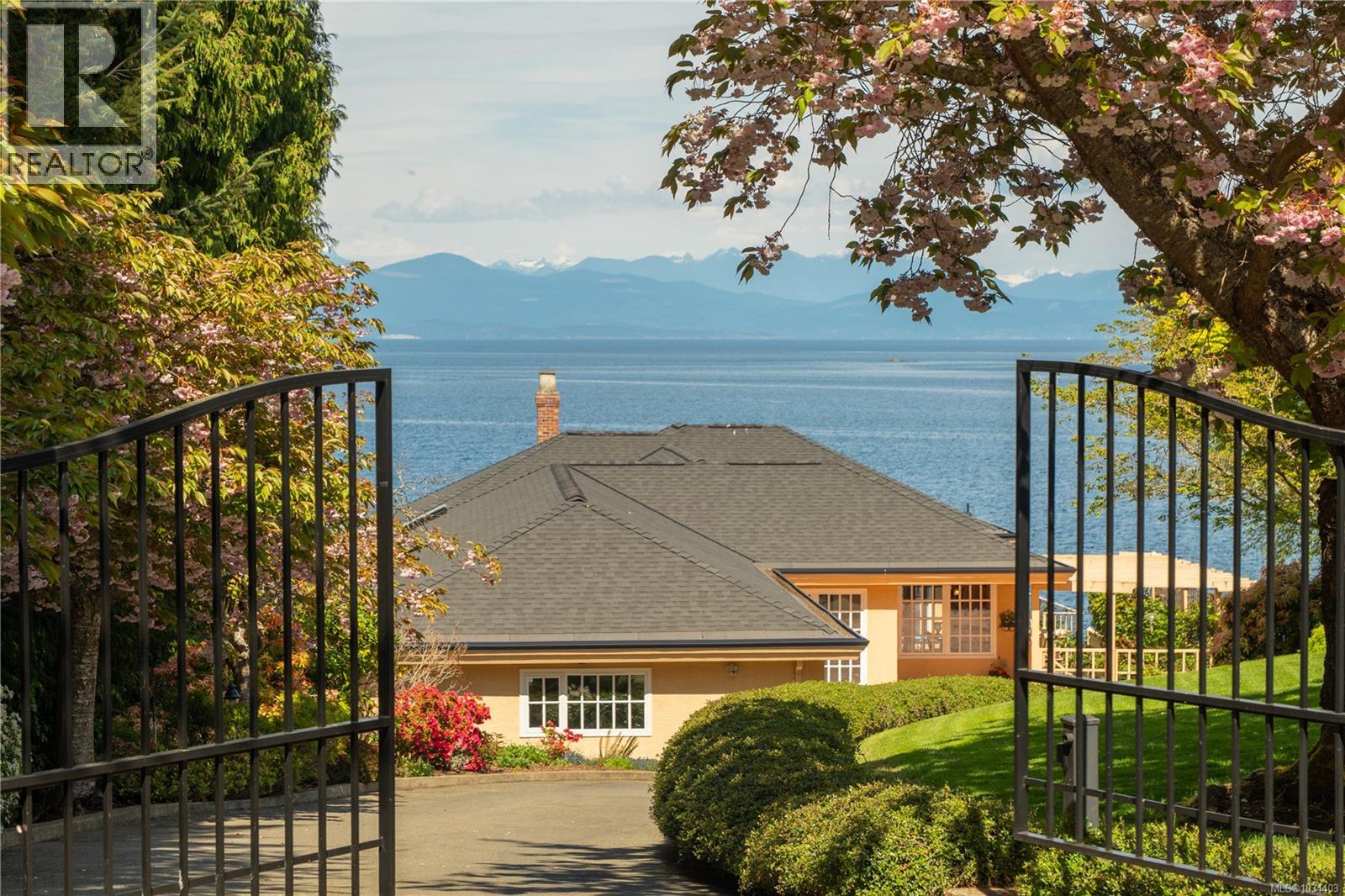 3097 Dolphin Dr, Nanoose Bay, British Columbia