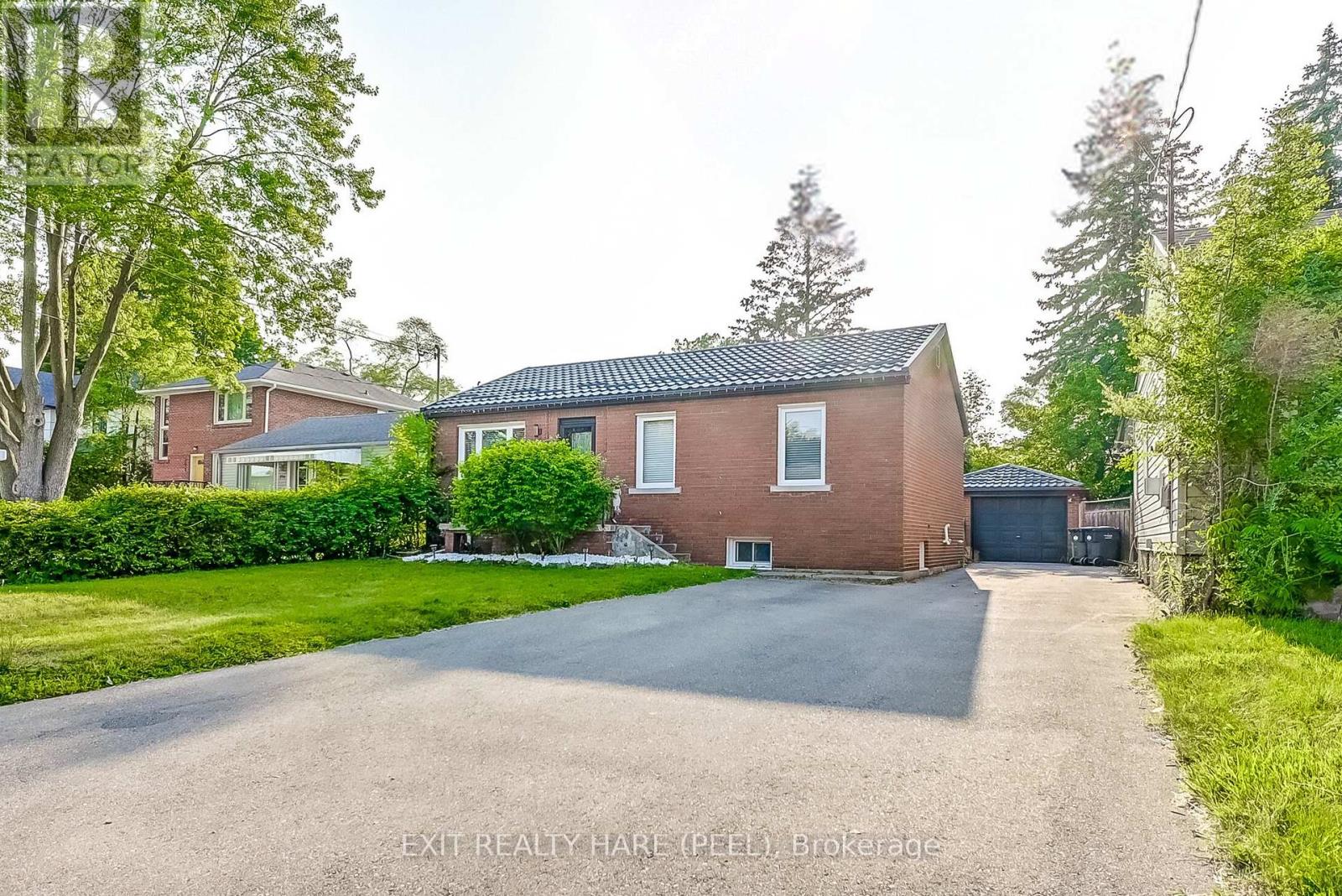 194 QUEEN STREET W, Mississauga, Ontario