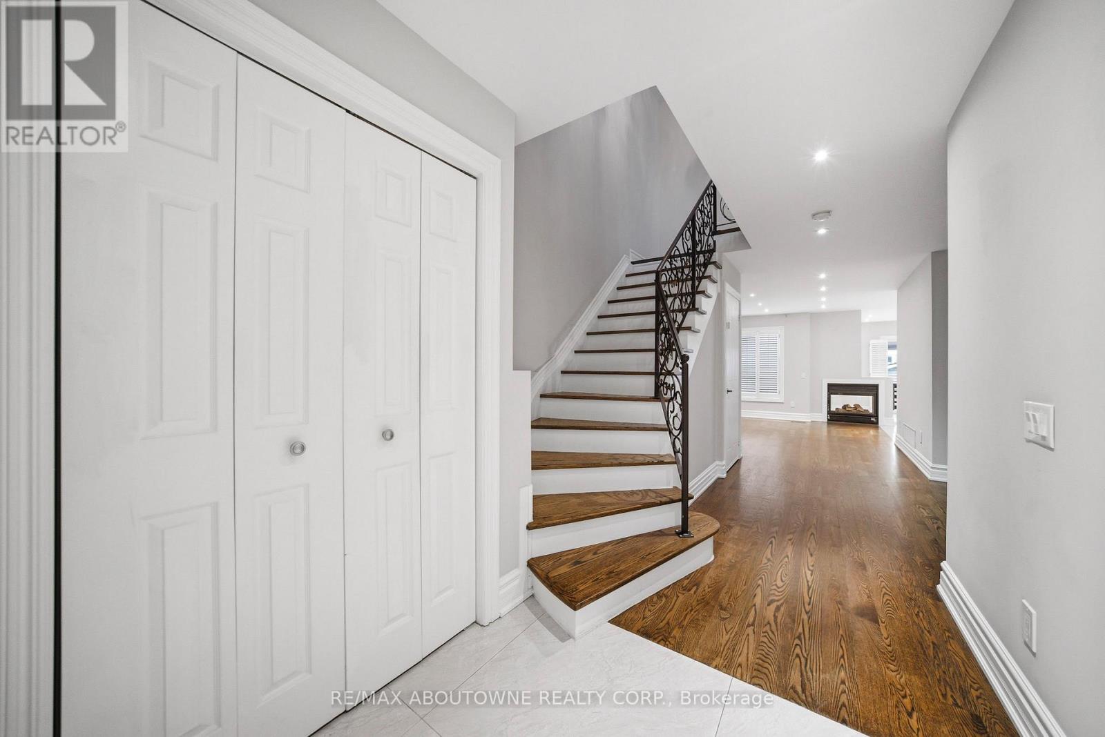5129 Boardwalk Drive, Mississauga, Ontario  L5R 3X7 - Photo 3 - W13078726