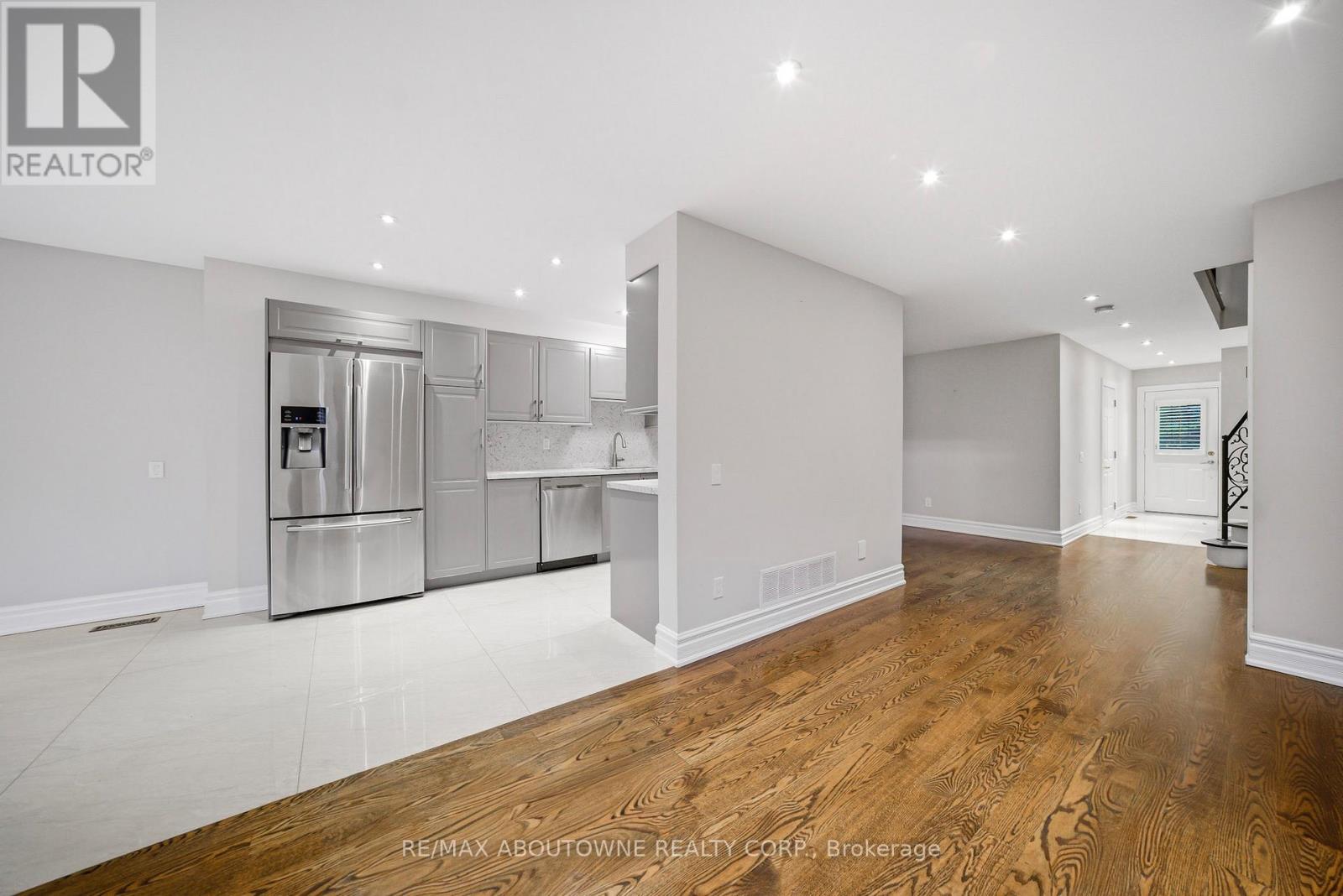 5129 Boardwalk Drive, Mississauga, Ontario  L5R 3X7 - Photo 6 - W13078726