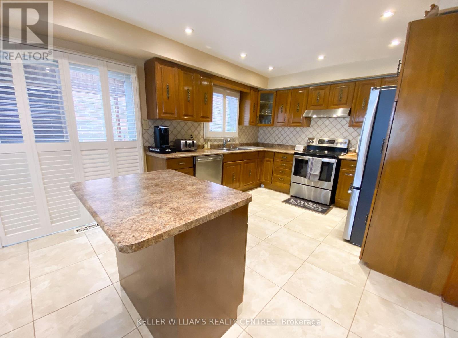 30 Clubhouse Court, Toronto, Ontario  M3L 2K5 - Photo 14 - W13078732