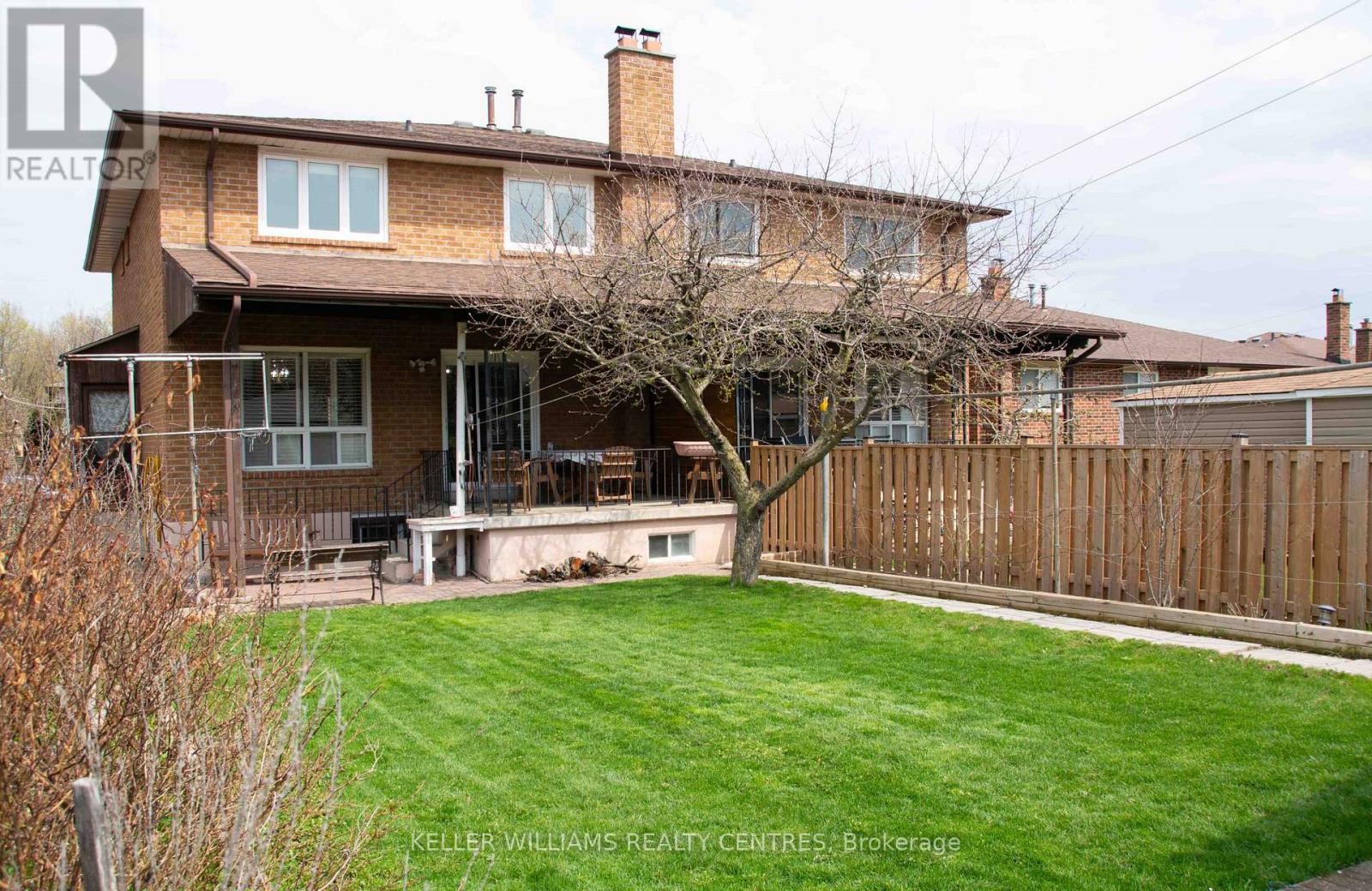 30 Clubhouse Court, Toronto, Ontario  M3L 2K5 - Photo 4 - W13078732