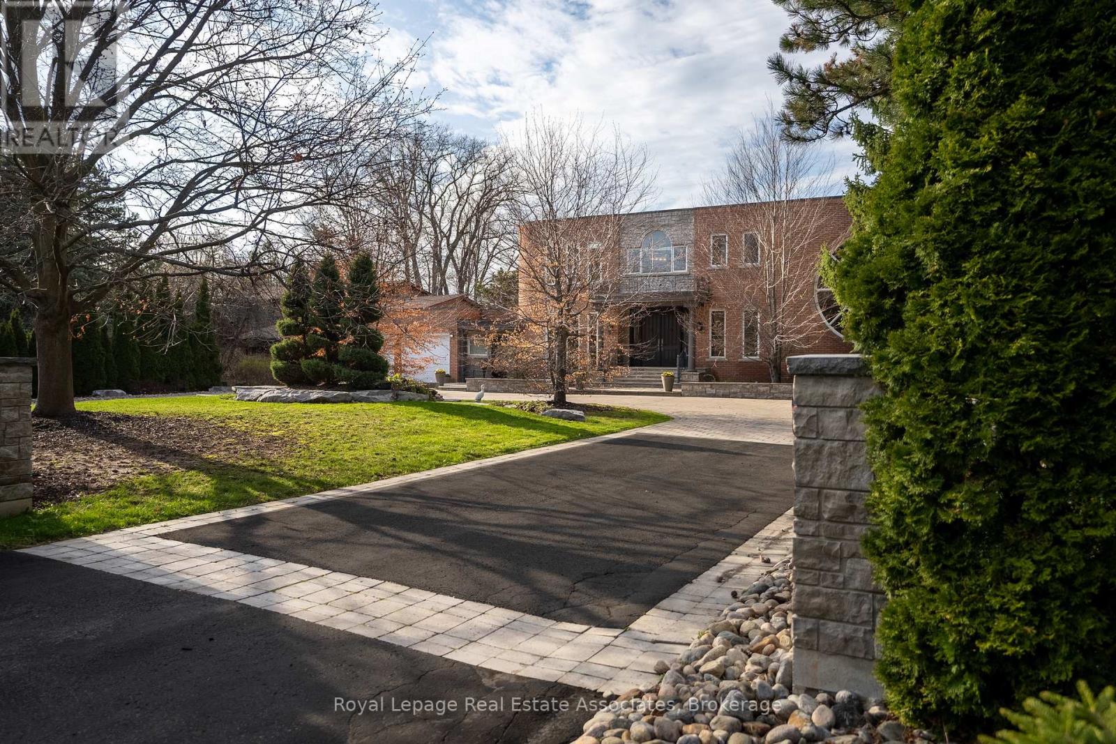 12 Westmount Park Road, Toronto, Ontario  M9P 1R5 - Photo 2 - W13078768