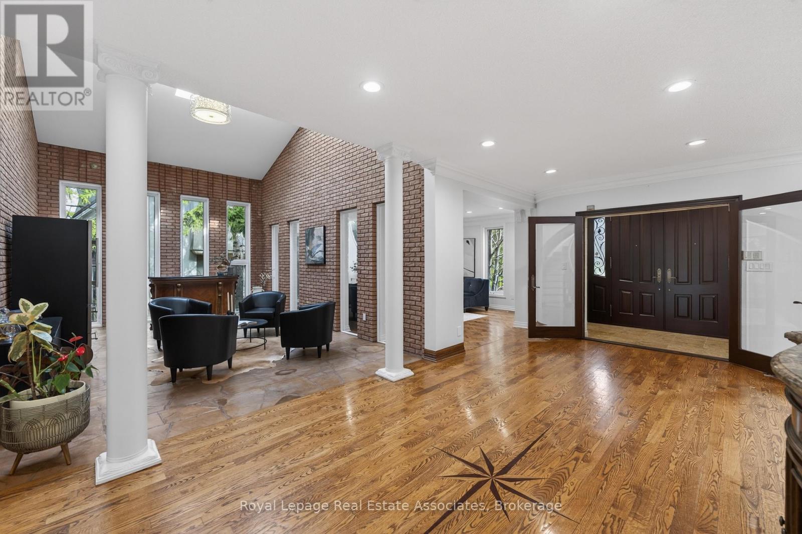 12 Westmount Park Road, Toronto, Ontario  M9P 1R5 - Photo 5 - W13078768