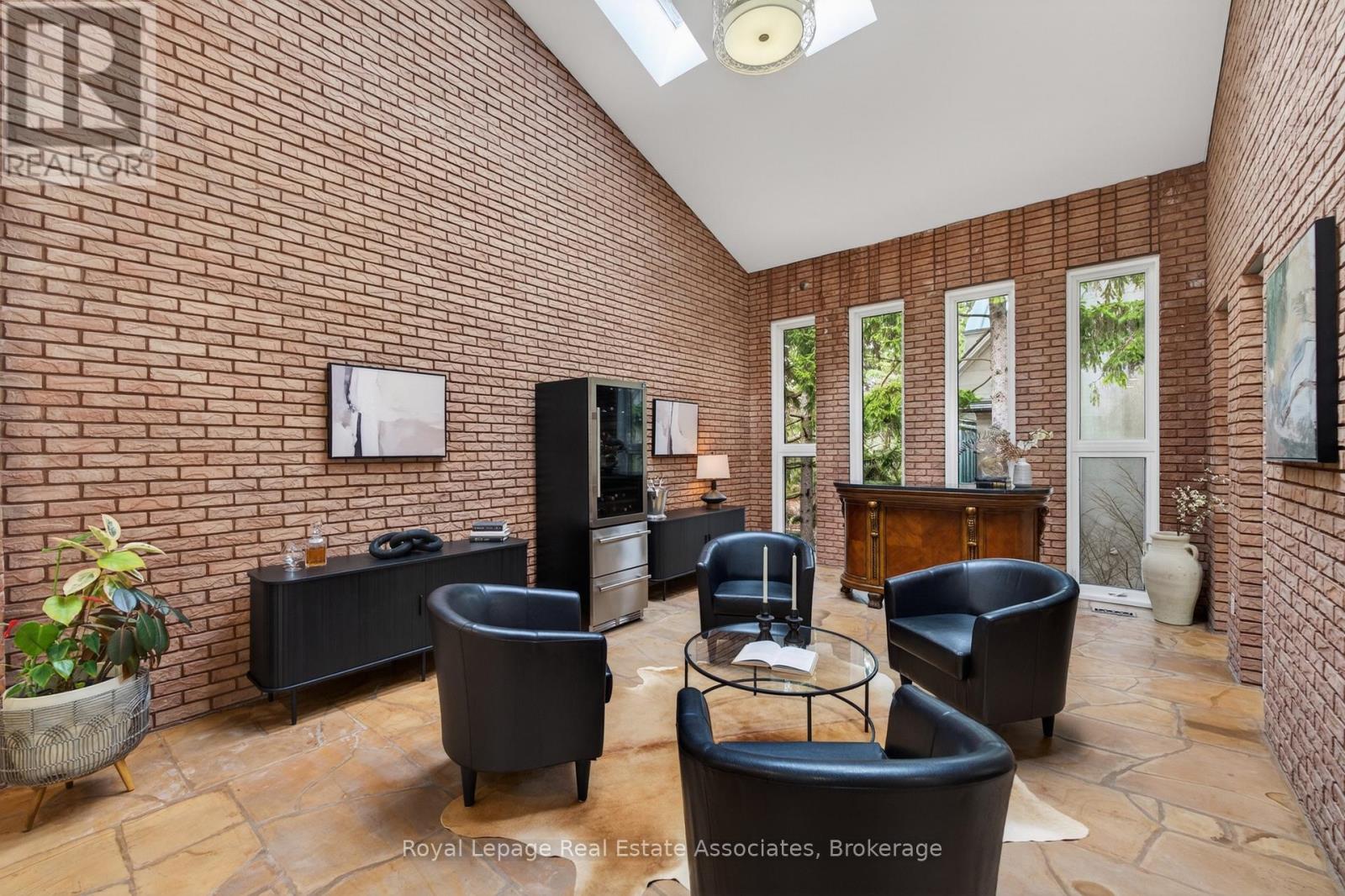 12 Westmount Park Road, Toronto, Ontario  M9P 1R5 - Photo 6 - W13078768
