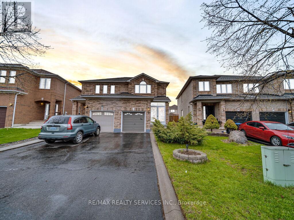 24 Melissa Court, Brampton, Ontario  L6X 4X1 - Photo 3 - W13078812