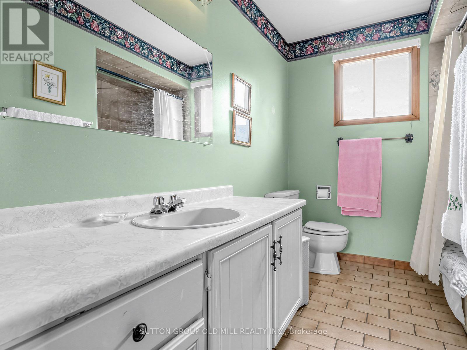 4157 Ottewell Crescent, Mississauga, Ontario  L4W 4A4 - Photo 10 - W13078868