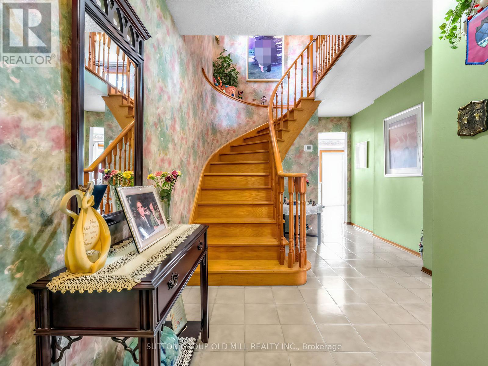 4157 Ottewell Crescent, Mississauga, Ontario  L4W 4A4 - Photo 2 - W13078868