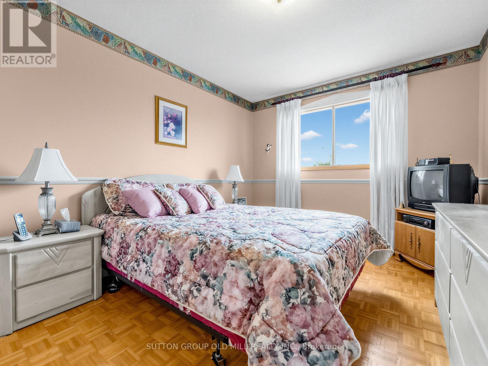 4157 Ottewell Crescent, Mississauga, Ontario  L4W 4A4 - Photo 8 - W13078868