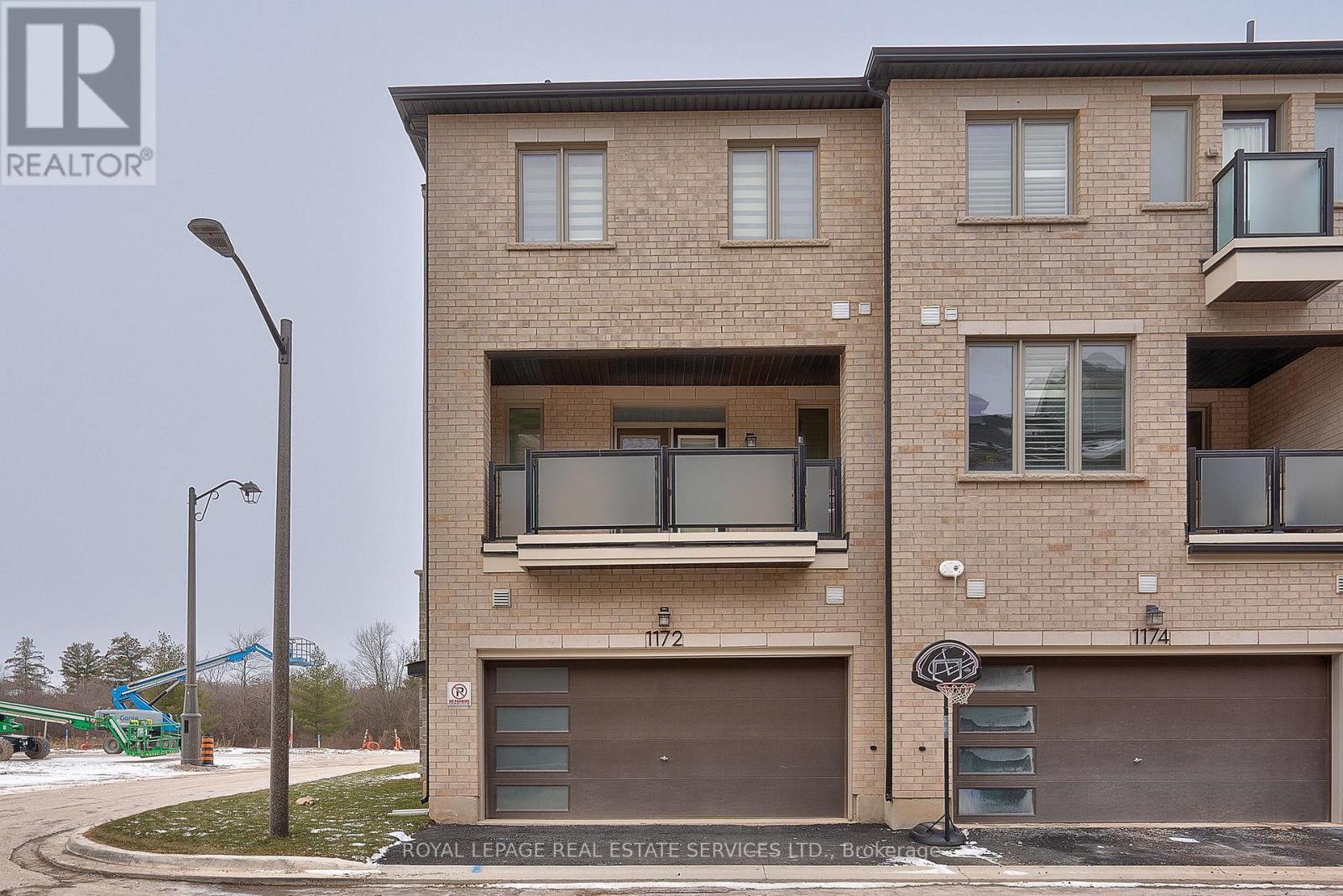 1172 Wheat Boom Drive, Oakville, Ontario  L6H 7W4 - Photo 3 - W13078950