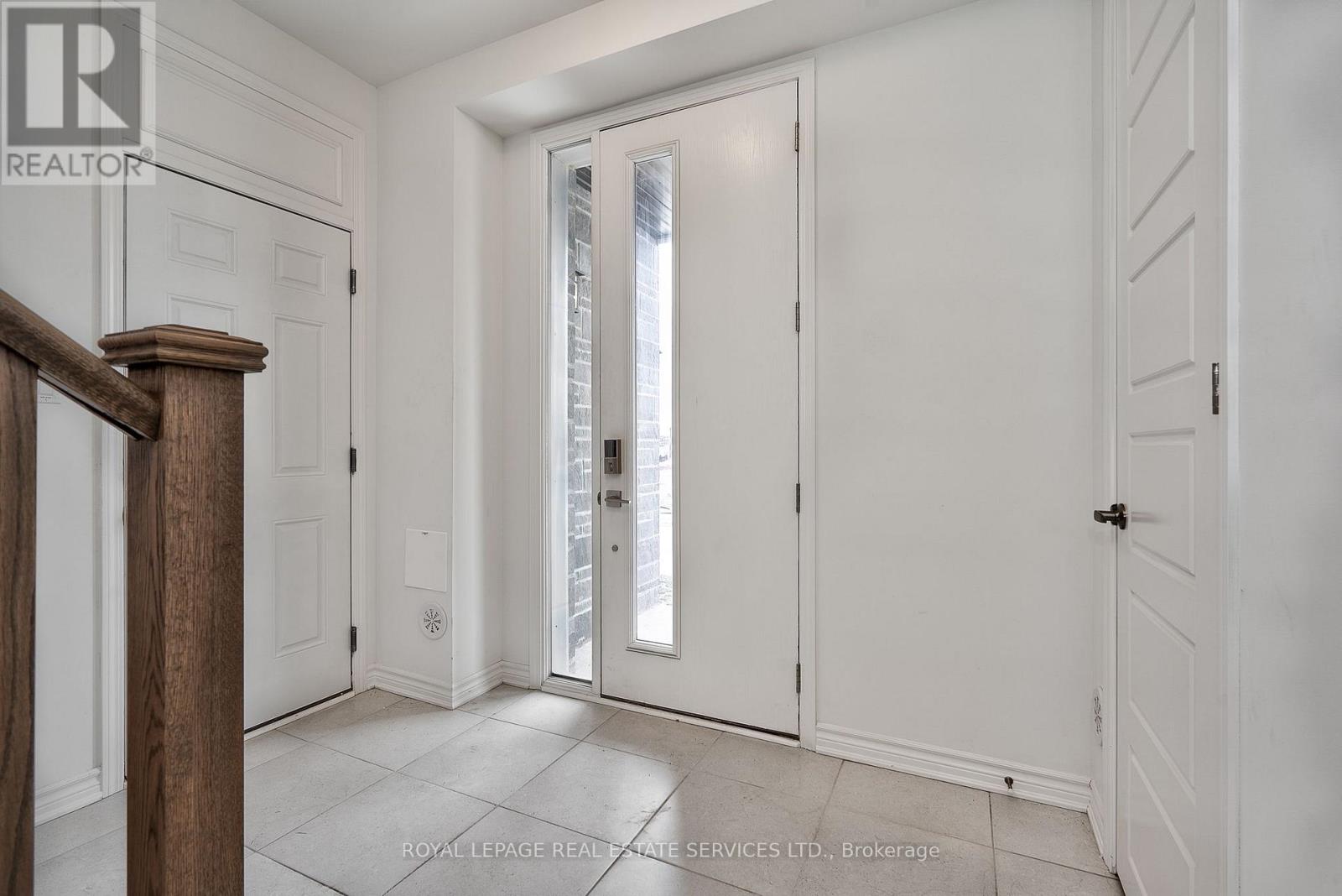 1172 Wheat Boom Drive, Oakville, Ontario  L6H 7W4 - Photo 4 - W13078950