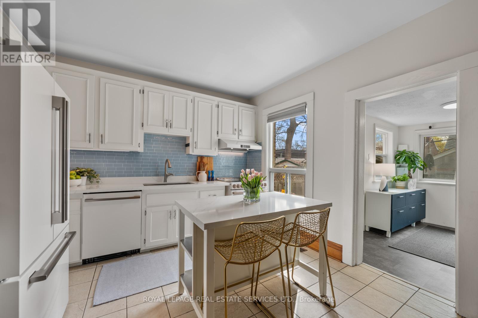 45 Vernon Street, Toronto, Ontario  M6P 1S9 - Photo 17 - W13078954