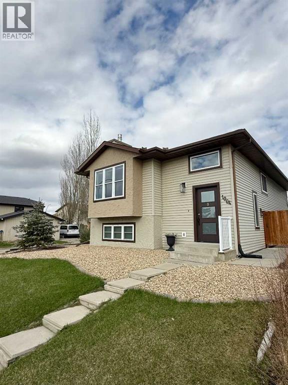 1004, 13 Street  Se, High River, Alberta  T1V 1L4 - Photo 1 - A2305026