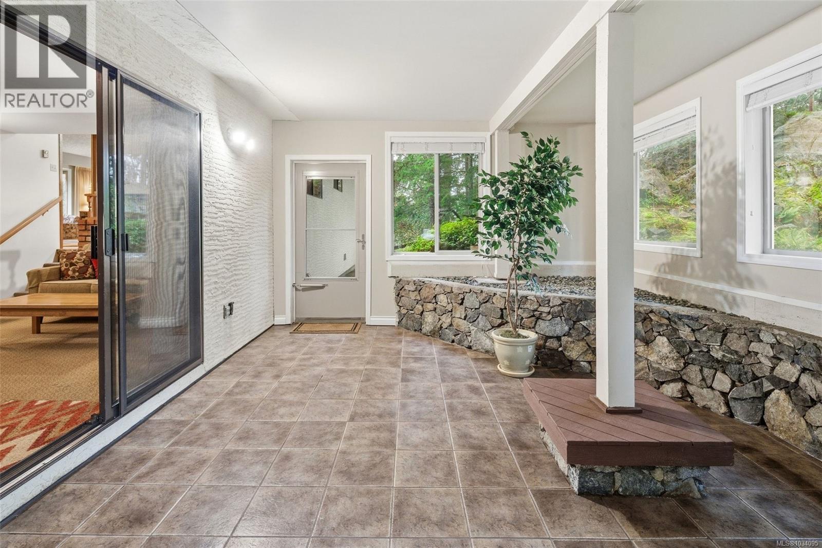 4395 Liberto Rd, Saanich, British Columbia  V9E 2C4 - Photo 15 - 1034095