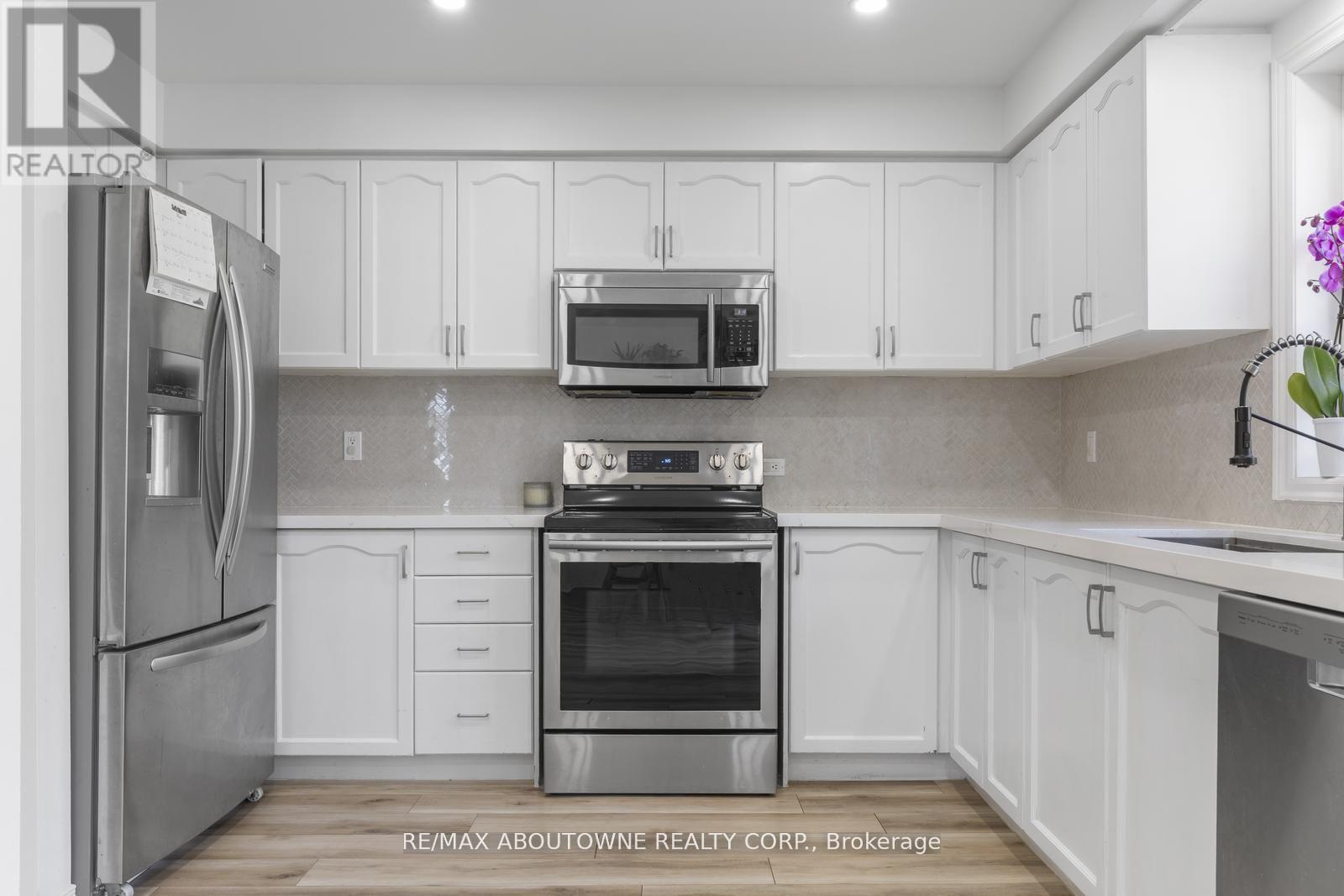 30 Harnesworth Crescent, Hamilton, Ontario  L8B 0J3 - Photo 12 - X13078712