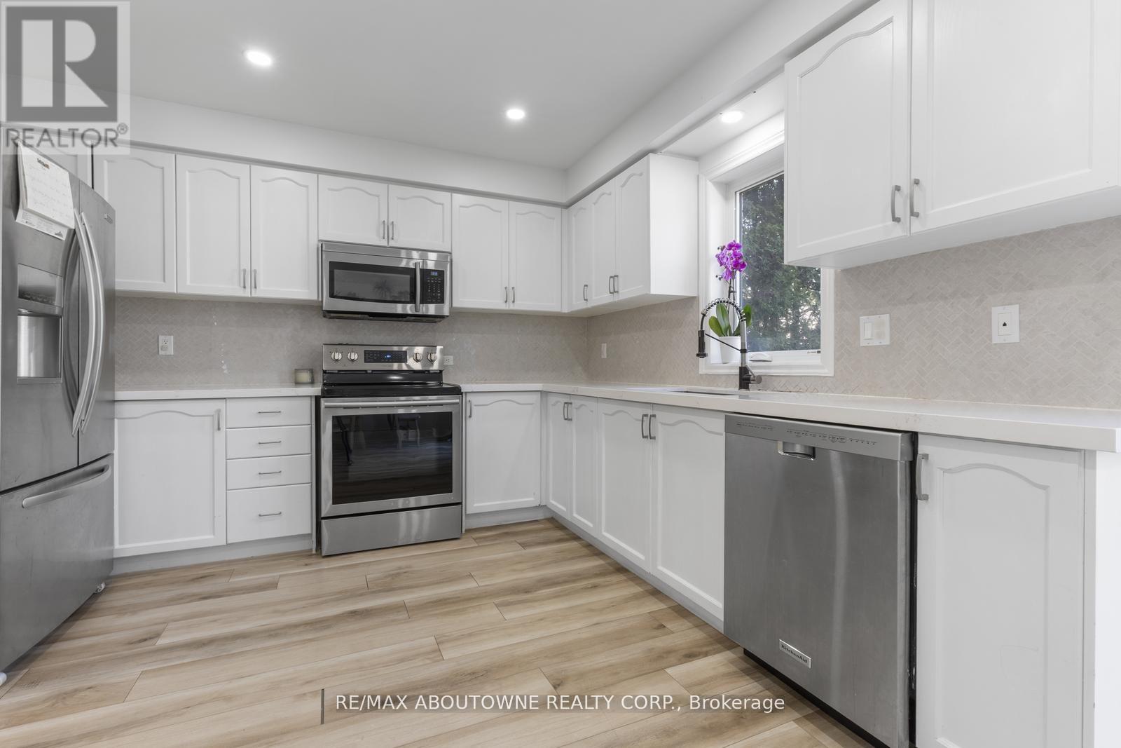 30 Harnesworth Crescent, Hamilton, Ontario  L8B 0J3 - Photo 13 - X13078712