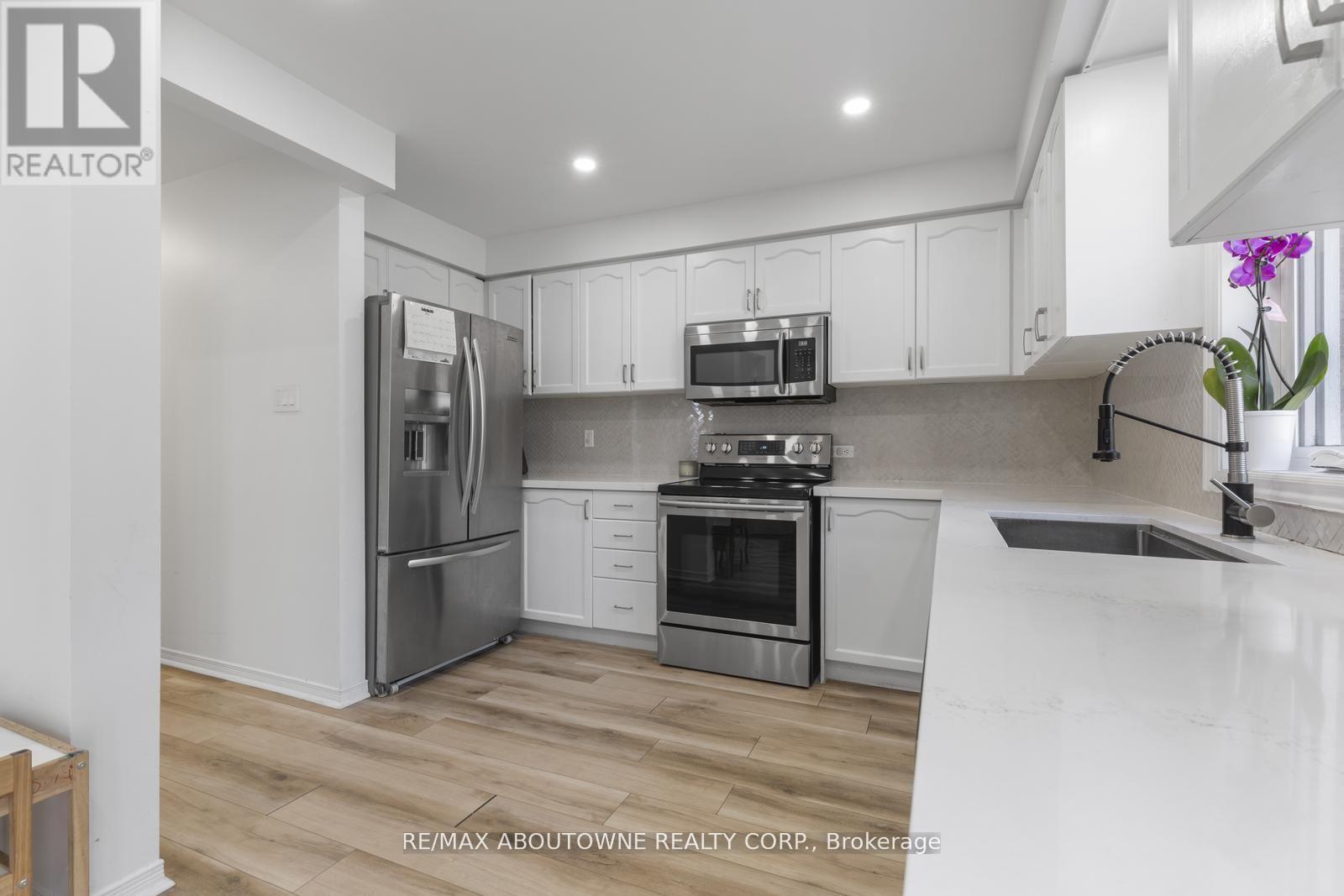 30 Harnesworth Crescent, Hamilton, Ontario  L8B 0J3 - Photo 14 - X13078712