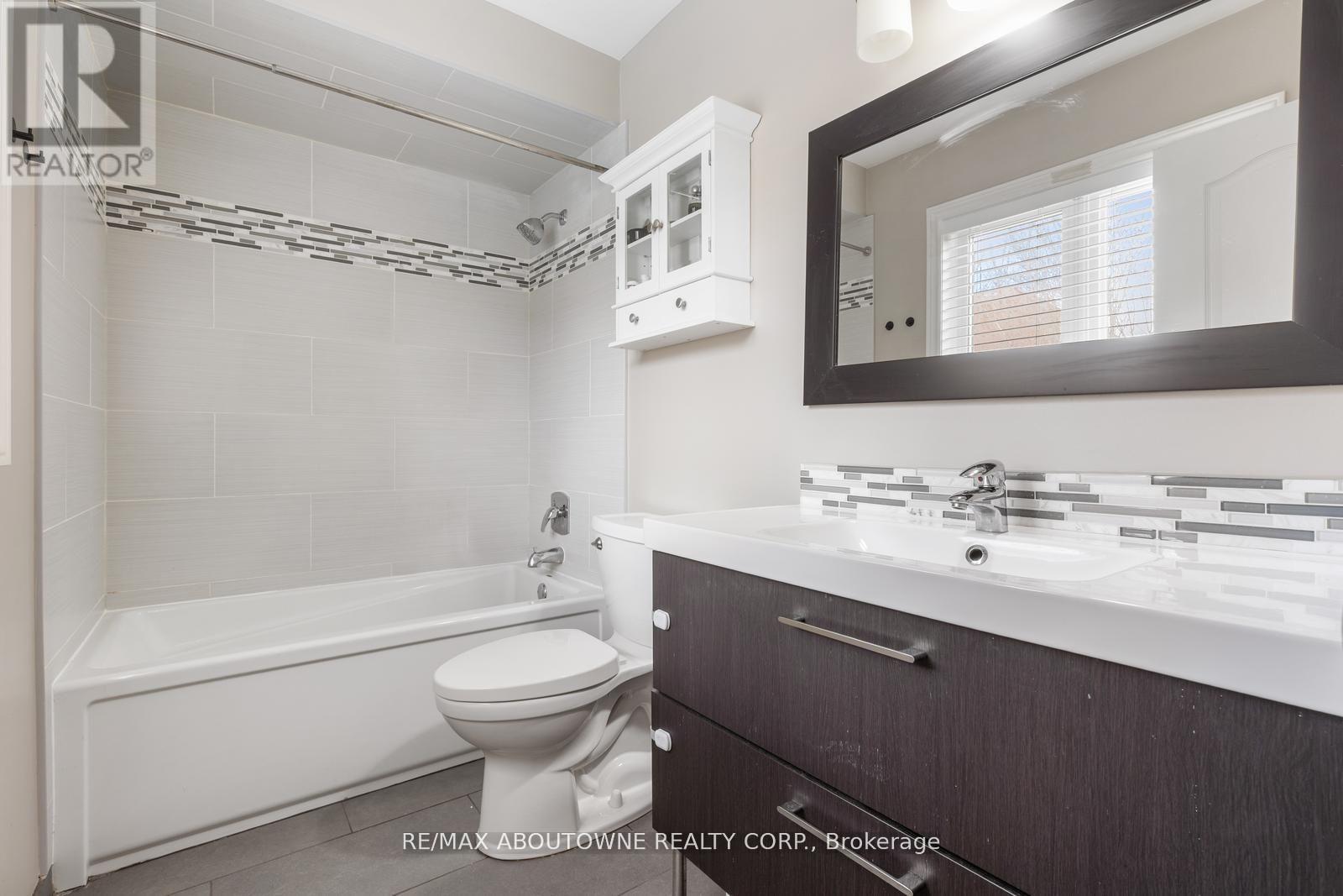 30 Harnesworth Crescent, Hamilton, Ontario  L8B 0J3 - Photo 19 - X13078712