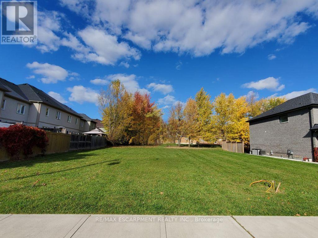 92 Gowland Drive, Hamilton, Ontario  L0R 1C0 - Photo 3 - X13078724