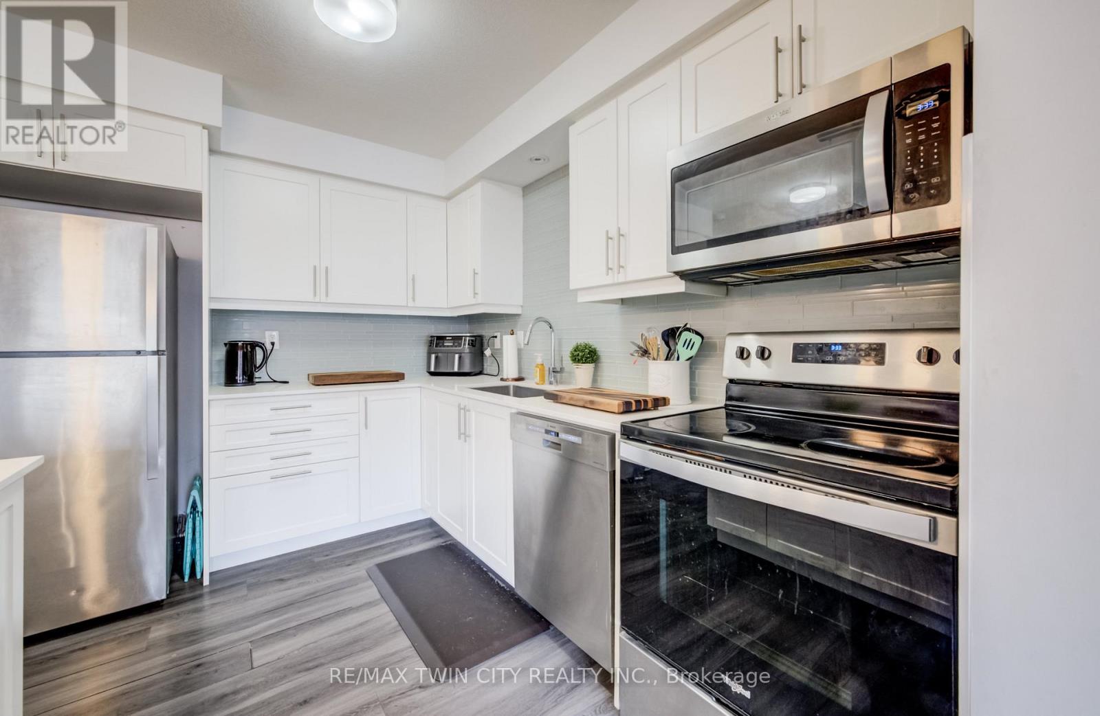 36 Bawcutt Crescent, Brant, Ontario  N3L 0G6 - Photo 11 - X13078786