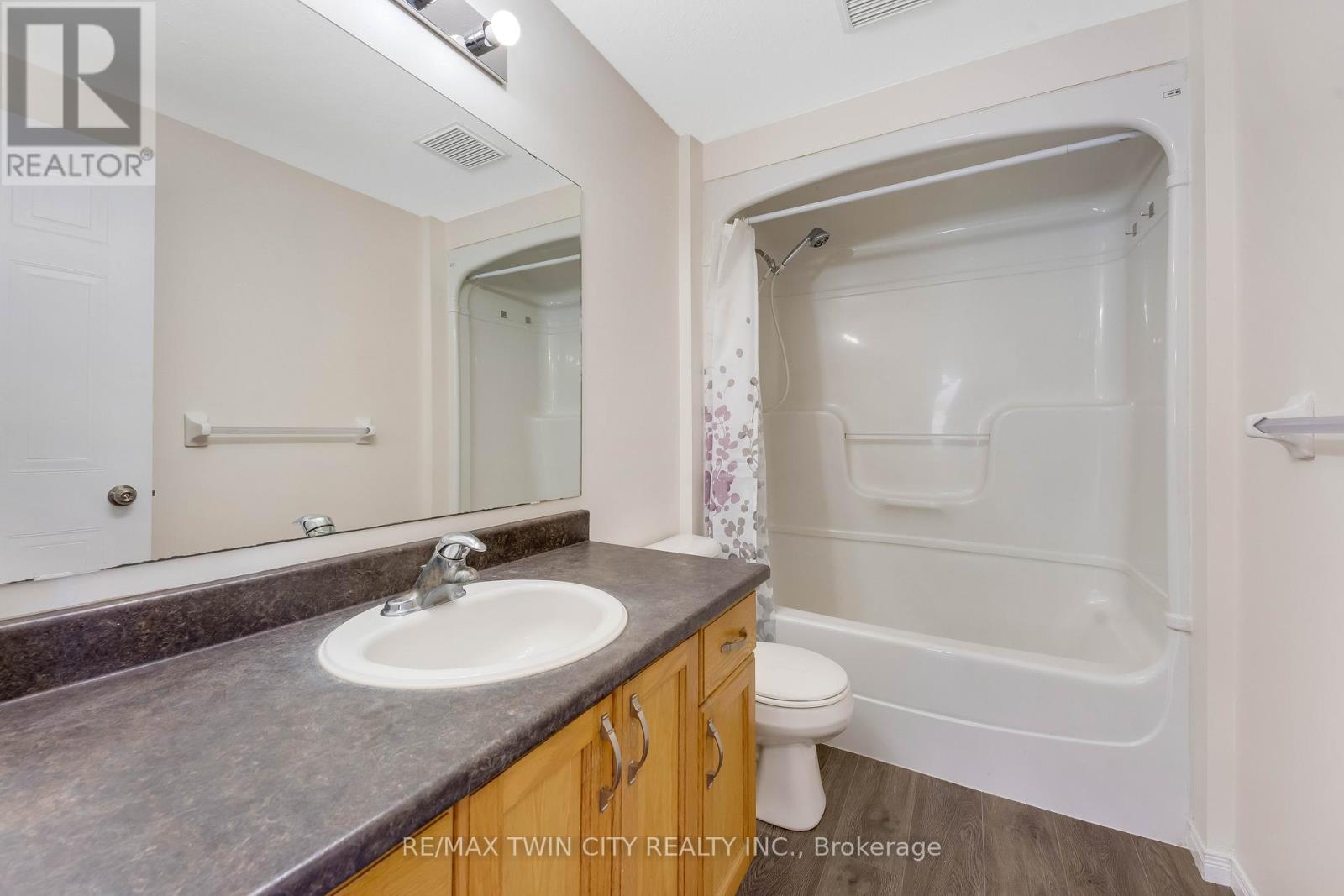 85 Activa Avenue, Kitchener, Ontario  N2E 3R4 - Photo 22 - X13078906