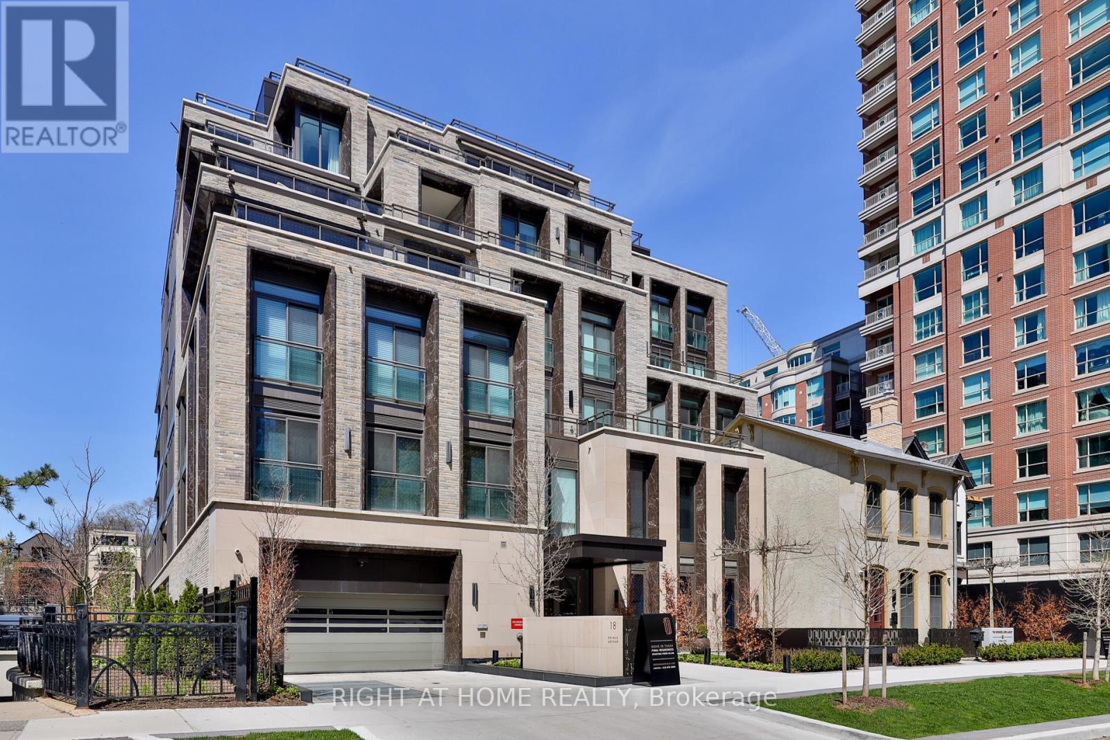 Garden Home 1 - 10 Prince Arthur Avenue, Toronto, Ontario  M5R 1A9 - Photo 35 - C12708350