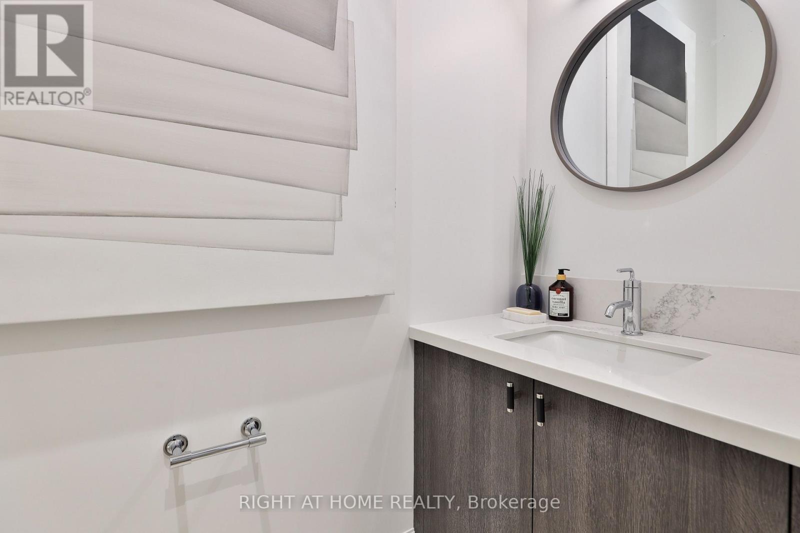 Garden Home 1 - 10 Prince Arthur Avenue, Toronto, Ontario  M5R 1A9 - Photo 34 - C12708350