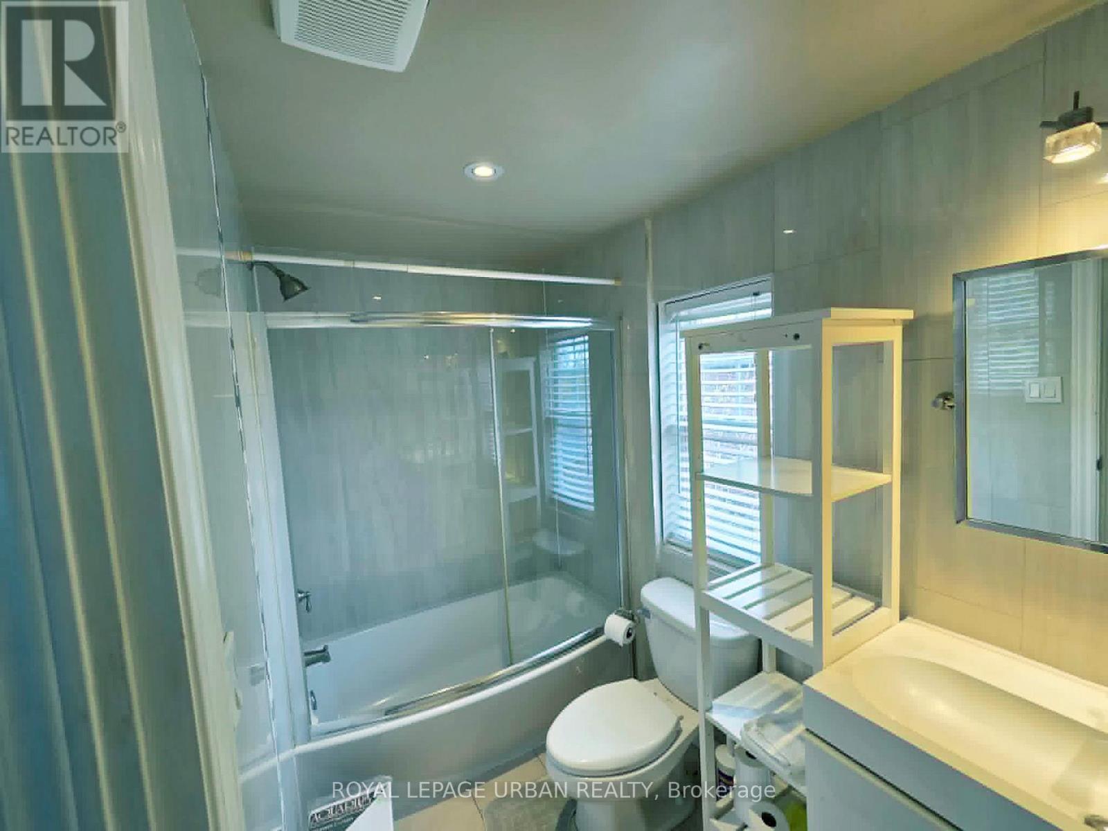 B - 89 Squires Avenue, Toronto, Ontario  M4B 2R8 - Photo 9 - E13071888