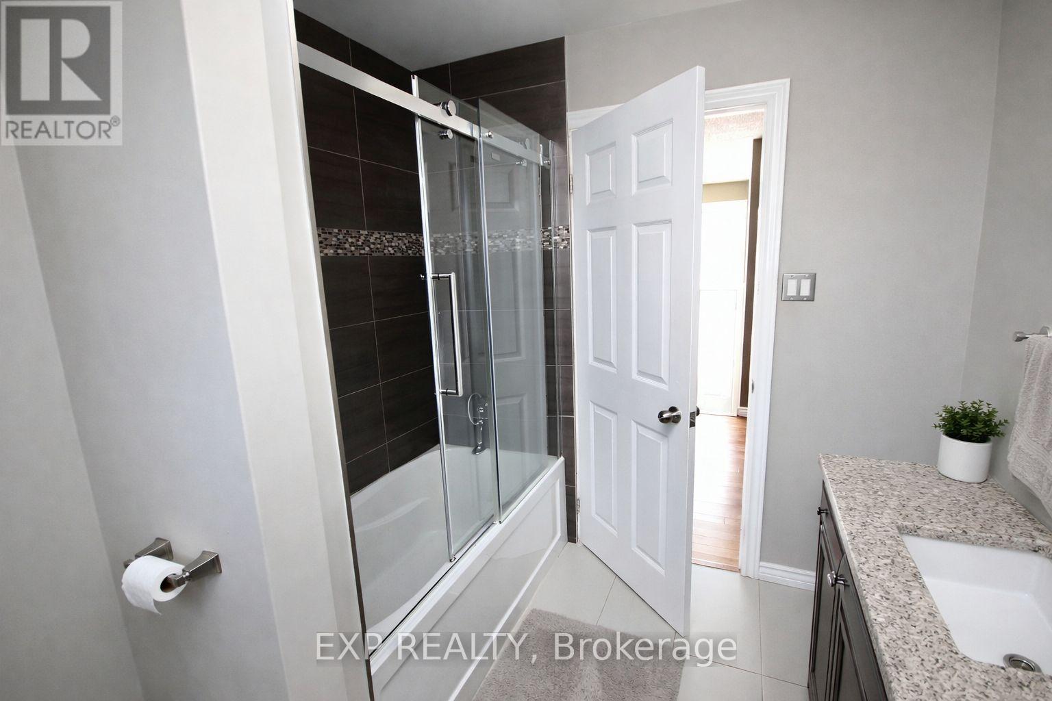 1059 Flynn Avenue, Ottawa, Ontario  K7S 3G7 - Photo 5 - X12841072