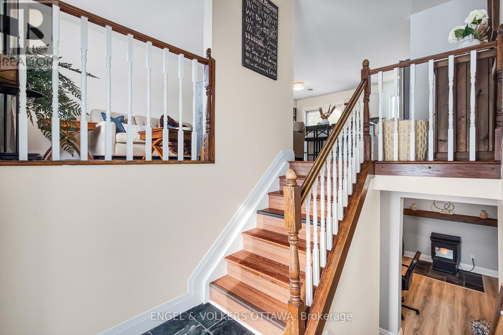 2437 Henri Menard Court, Clarence-Rockland, Ontario  K0A 2A0 - Photo 23 - X12961080