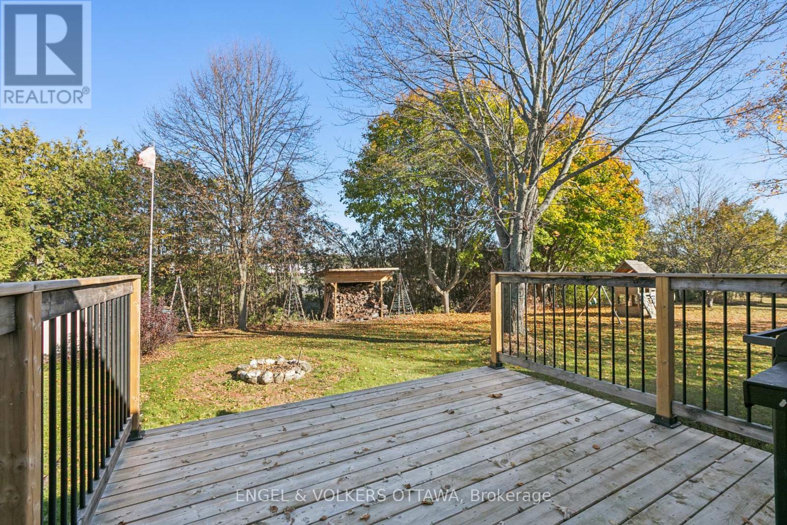 2437 Henri Menard Court, Clarence-Rockland, Ontario  K0A 2A0 - Photo 39 - X12961080