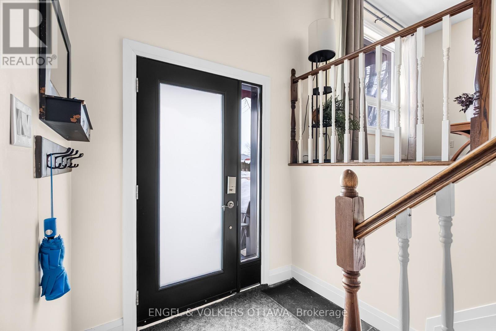 2437 Henri Menard Court, Clarence-Rockland, Ontario  K0A 2A0 - Photo 4 - X12961080