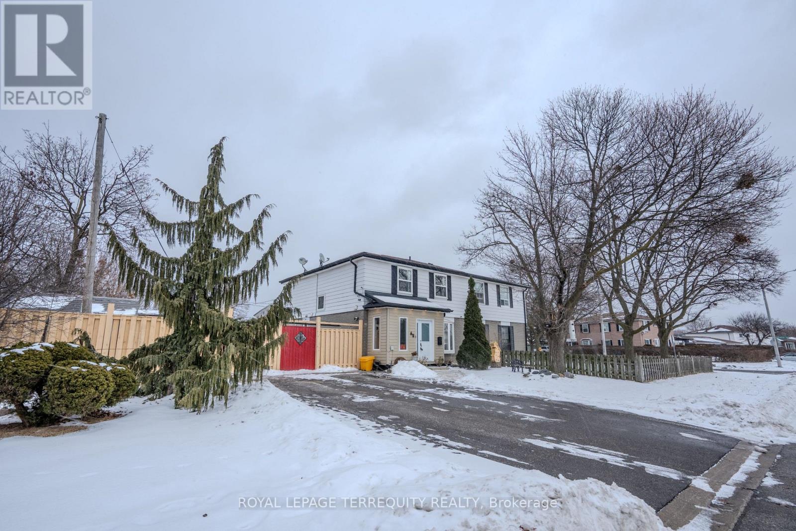 65 Dorset Drive, Brampton, Ontario  L6T 2Y6 - Photo 3 - W12986630