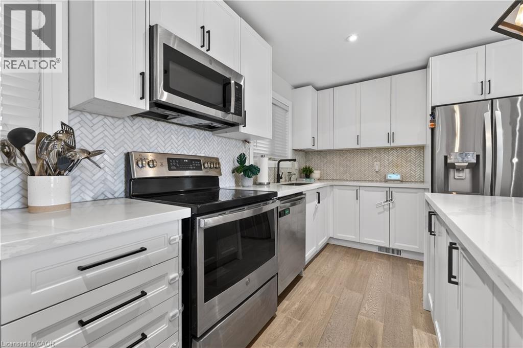 22 Hazelwood Avenue, Grimsby, Ontario  L3M 1K1 - Photo 11 - 40826796