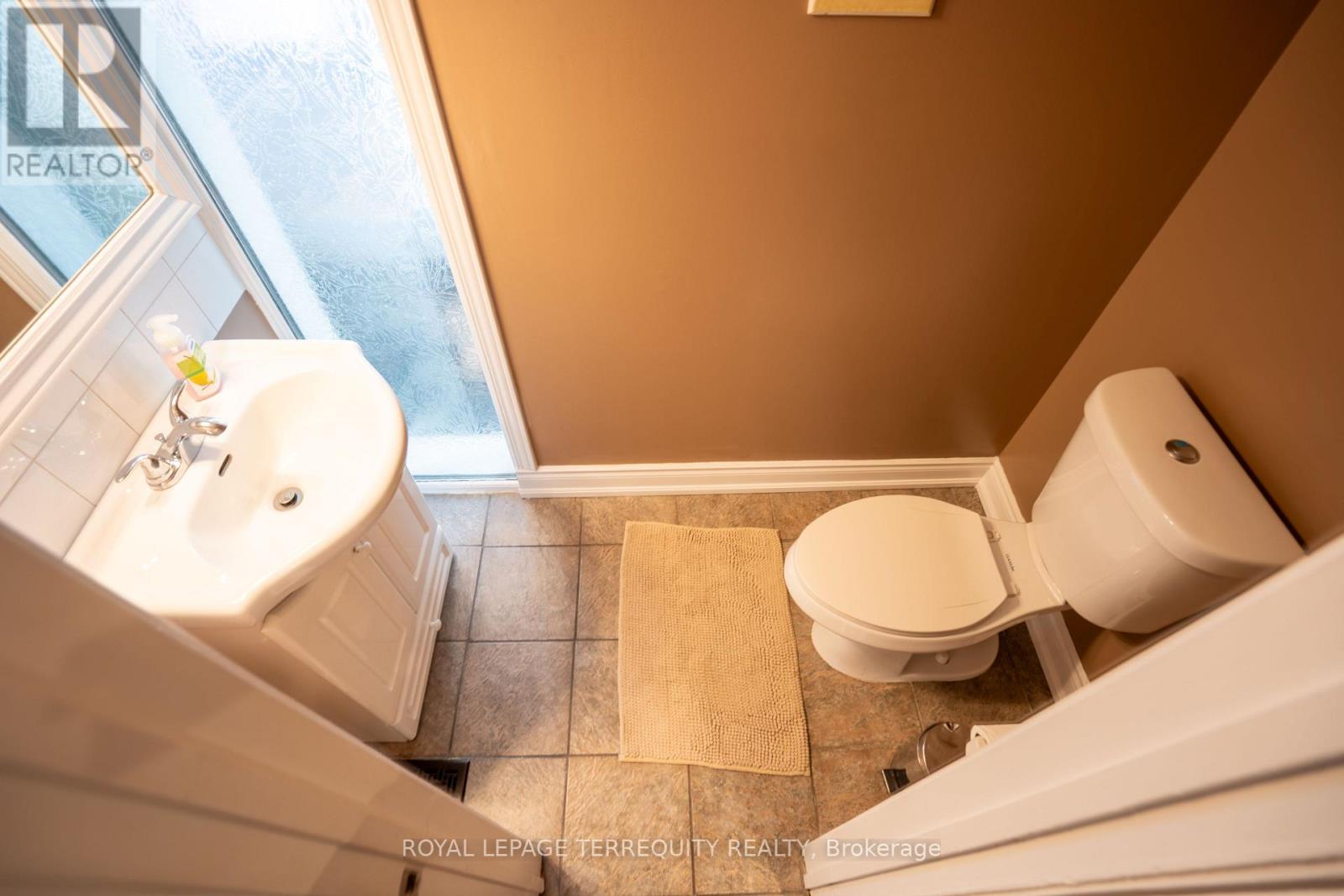 65 Dorset Drive, Brampton, Ontario  L6T 2Y6 - Photo 8 - W12986630