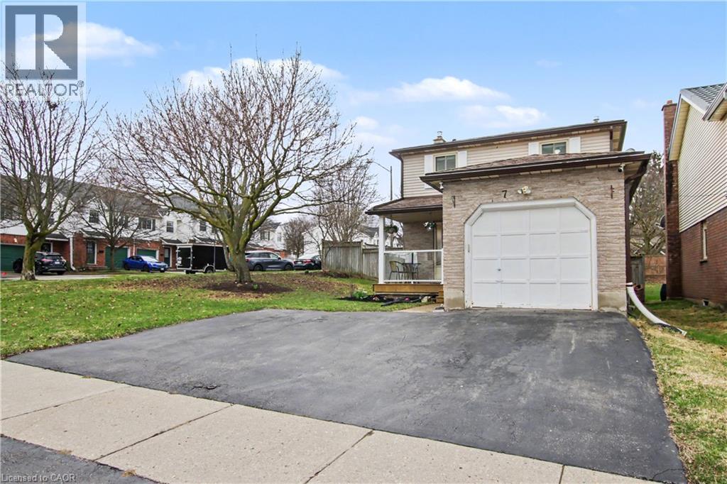 7 Wycliffe Place, Kitchener, Ontario  N2M 5J6 - Photo 4 - 40823838