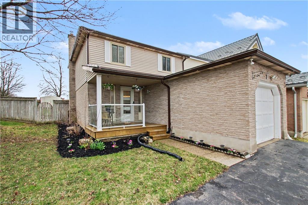 7 WYCLIFFE Place, Kitchener, Ontario