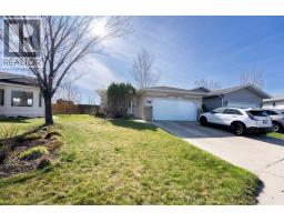 152 Mt Rundle Road W, Lethbridge, Alberta