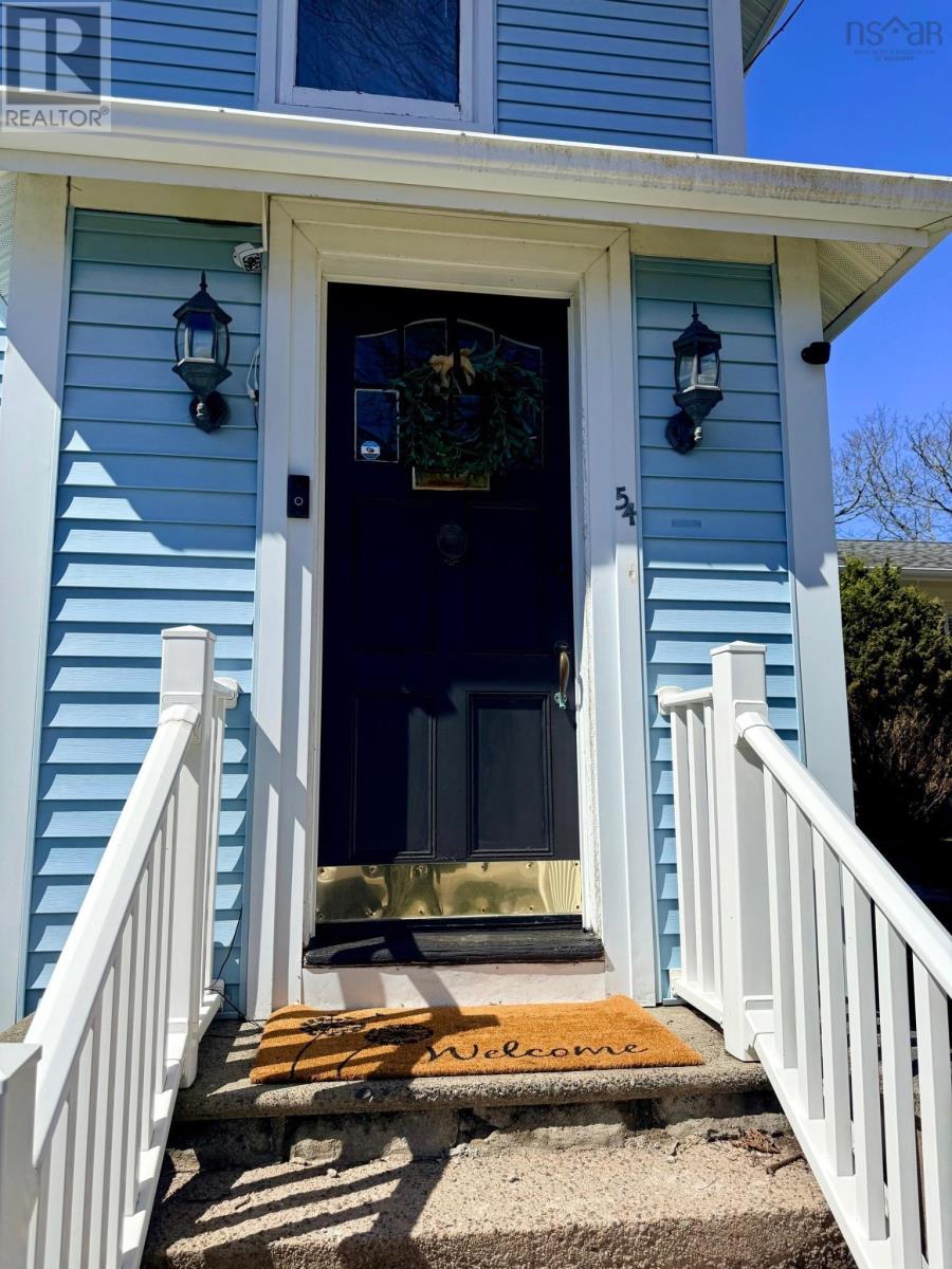 54 William Street, Yarmouth, Nova Scotia  B5A 1Y5 - Photo 2 - 202606376
