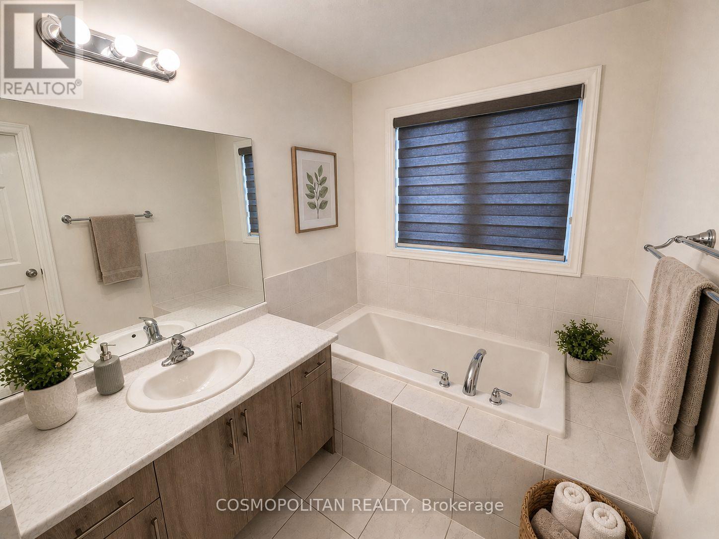 1242 Plato Drive, Fort Erie, Ontario  L2A 0C7 - Photo 13 - X13079252