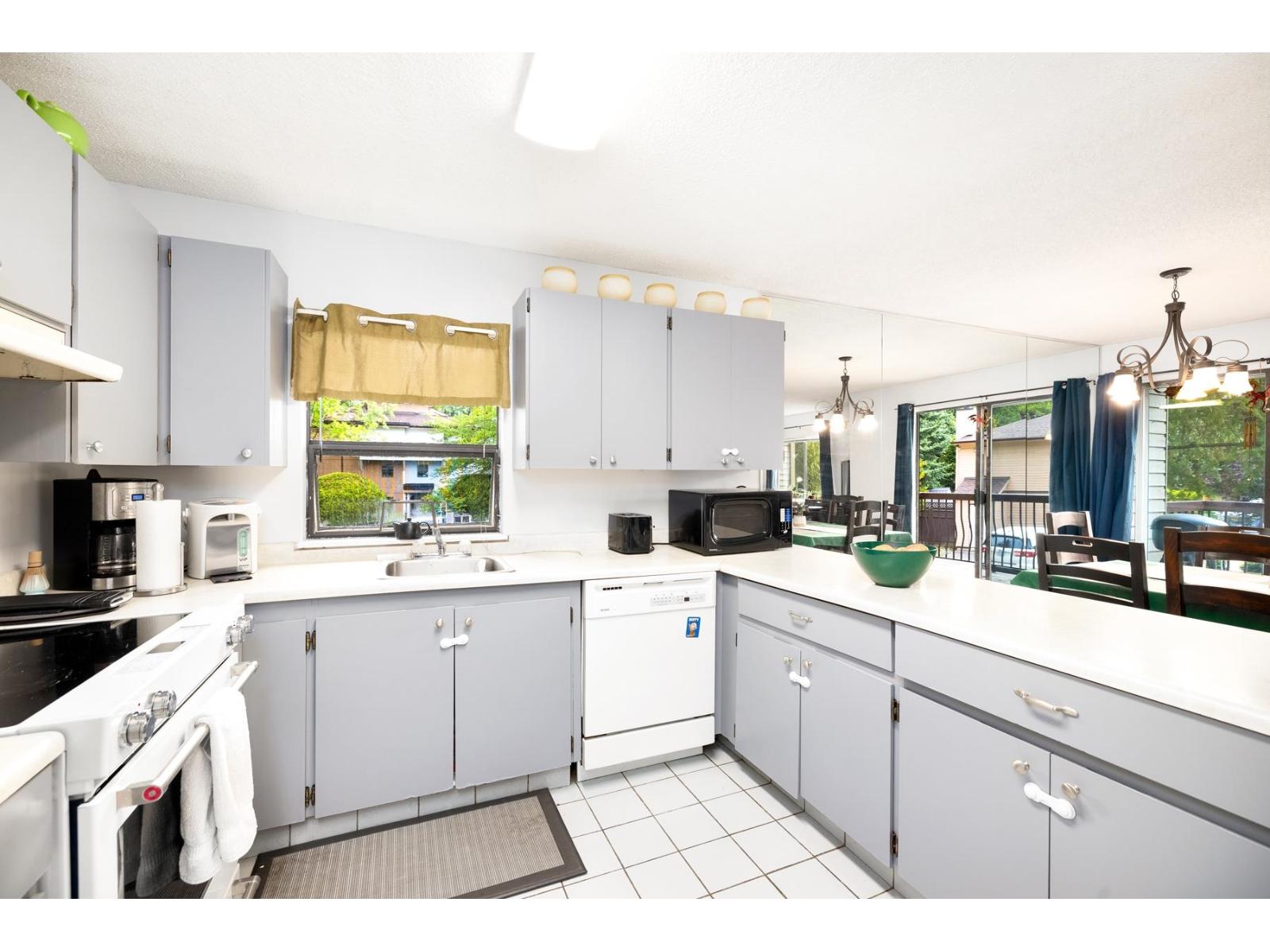 201 7064 133b Street, Surrey, British Columbia  V3W 8A4 - Photo 9 - R3118851