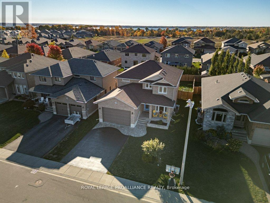 60 CREWS CRESCENT, Quinte West, Ontario