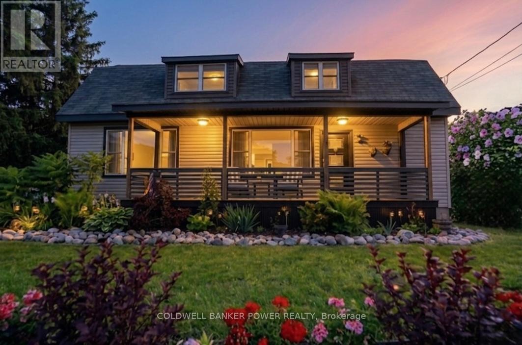 32 Ann Street, Lambton Shores, Ontario  N0M 1B0 - Photo 1 - X12845242
