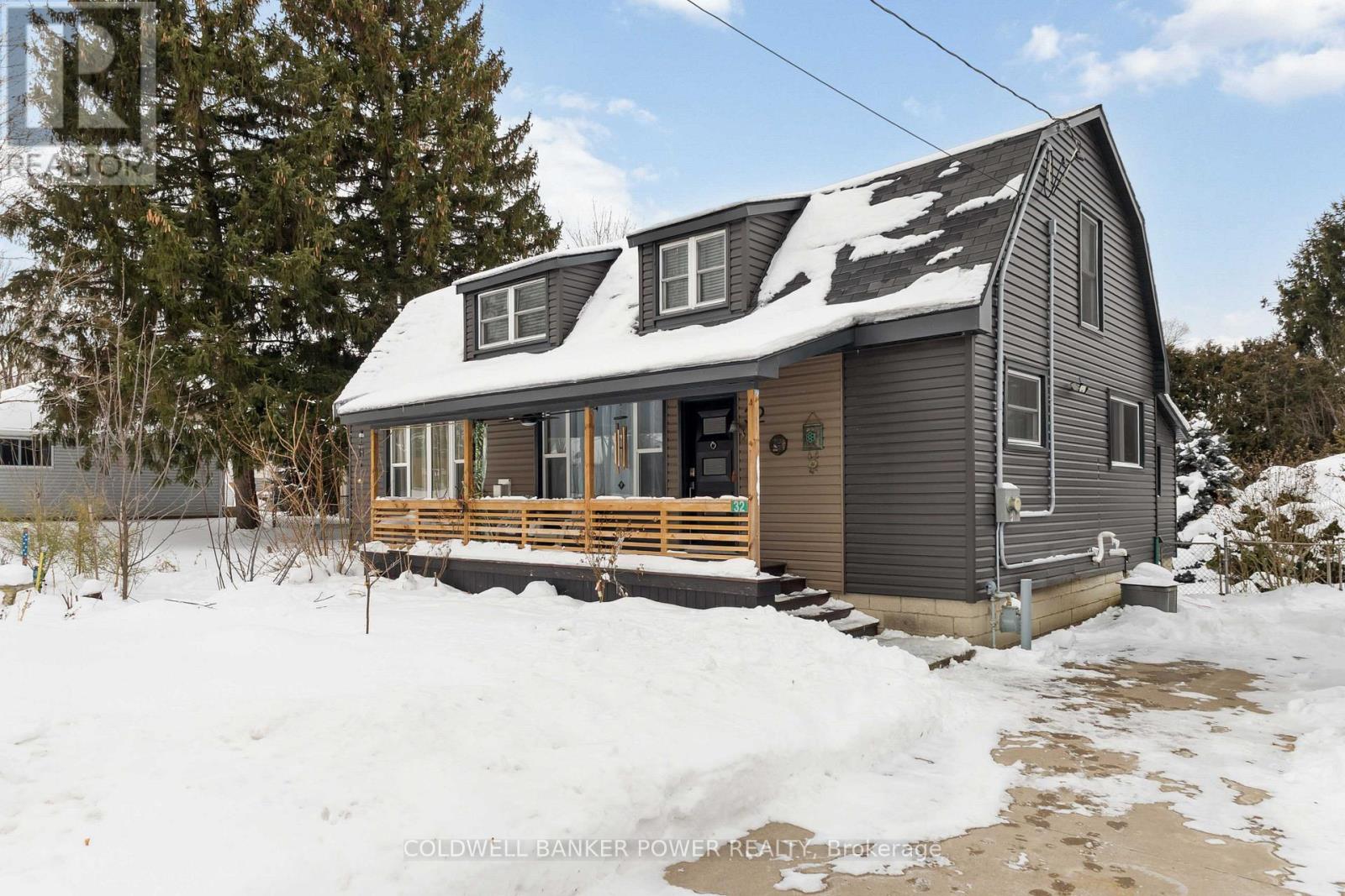 32 Ann Street, Lambton Shores, Ontario  N0M 1B0 - Photo 4 - X12845242