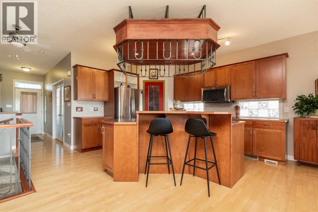 11 Salish Bay W, Lethbridge, Alberta  T1K 7T8 - Photo 5 - A2307626