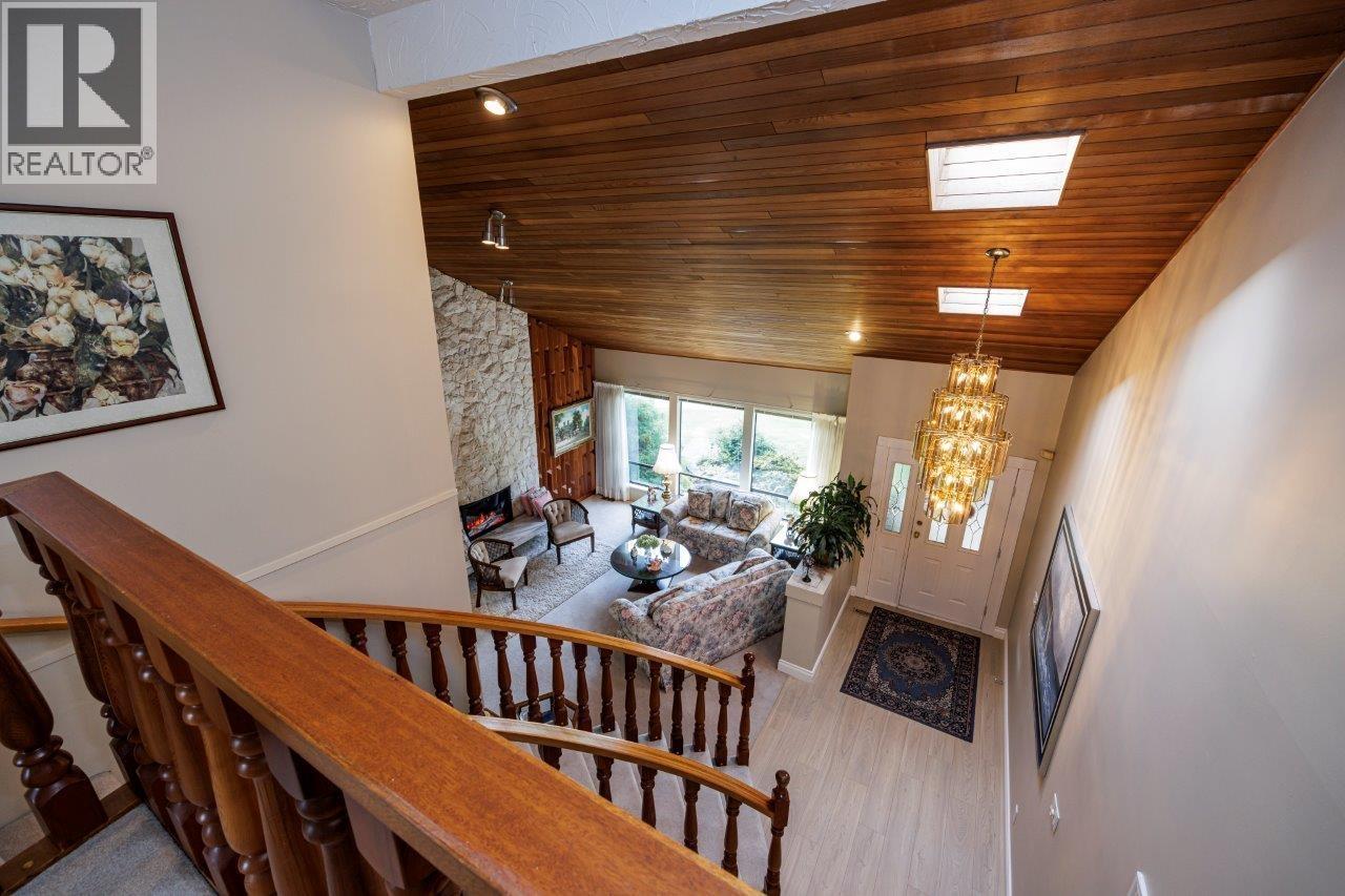 6364 Parkview Place, Burnaby, British Columbia  V5E 4B6 - Photo 19 - R3093947