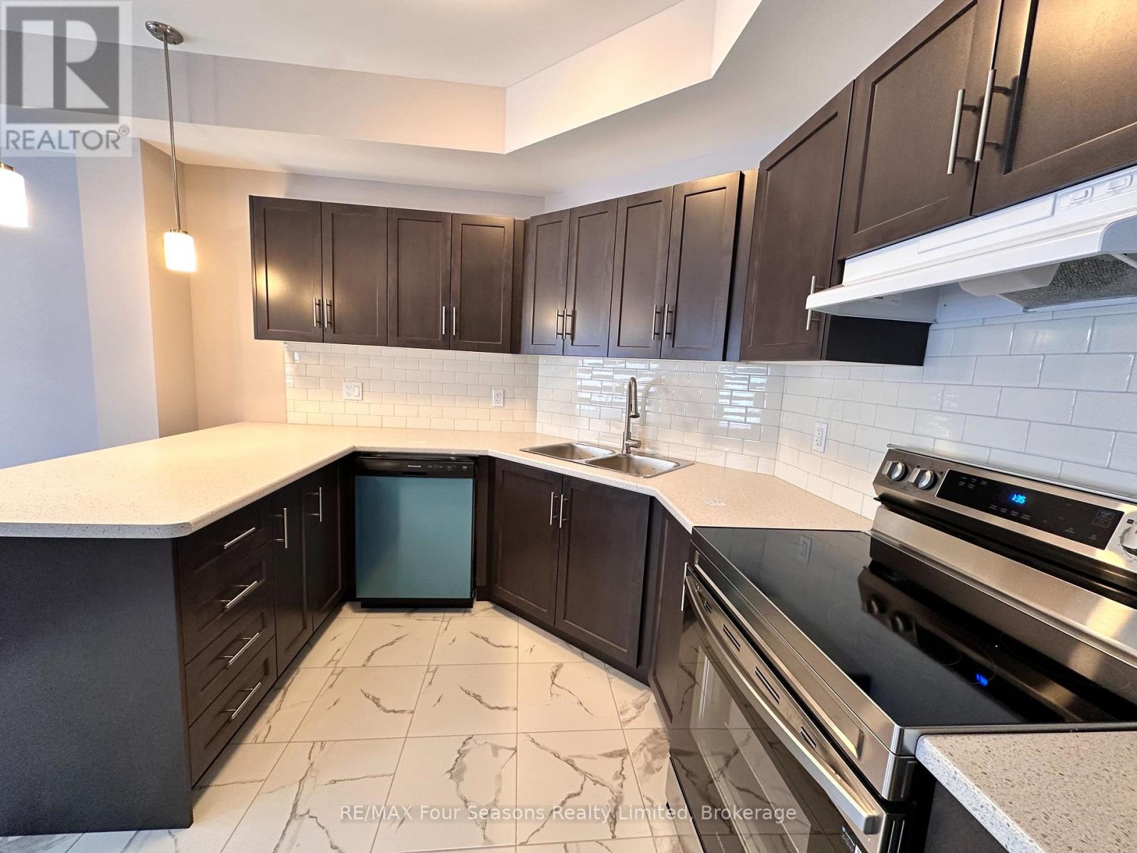 138 Rosie Street, Blue Mountains, Ontario  N0H 1J0 - Photo 12 - X13079062